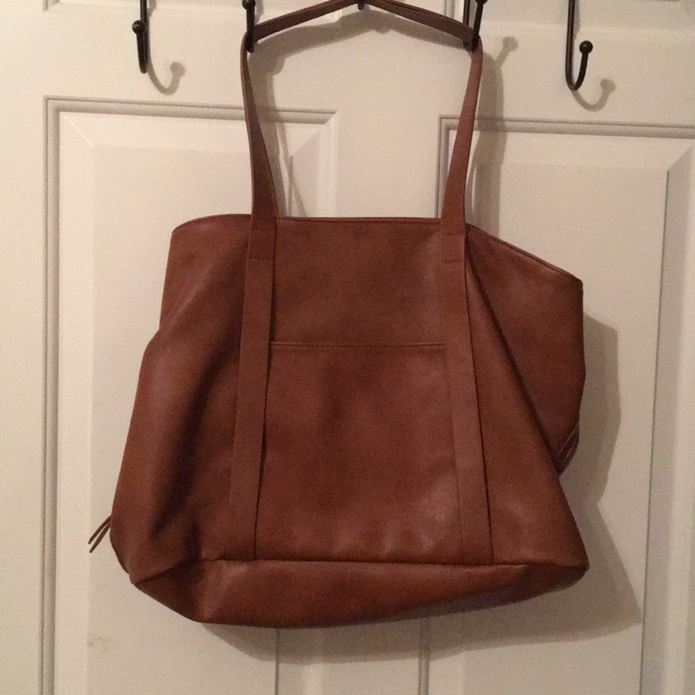 SALE!!: Brown leather large bag with pockets